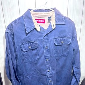Wrangler Size M button up never worn nwot
